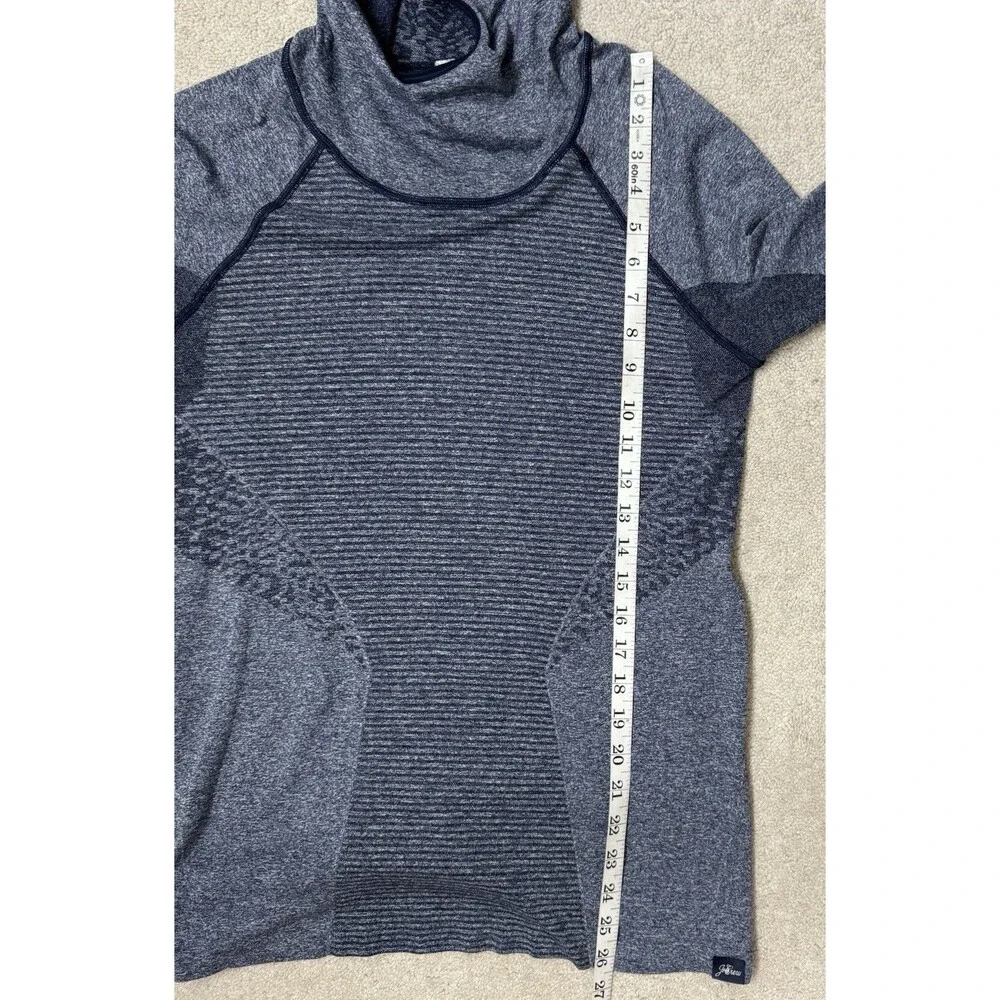 New Balance x J Crew Seamless Thumbhole Hoodie Navy - Size Medium